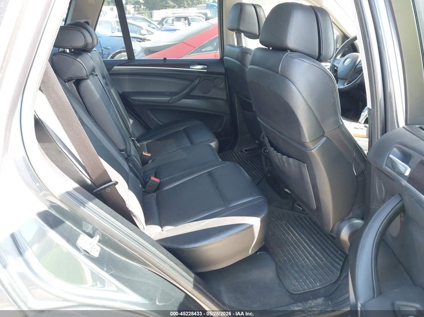 2013 BMW X5 VIN 5UXZV8C54D0C16116 IAAI salvage auction — RIGHT SIDE, Clear (Washington), sold $725 on 2026-07-08 (photo 8)
