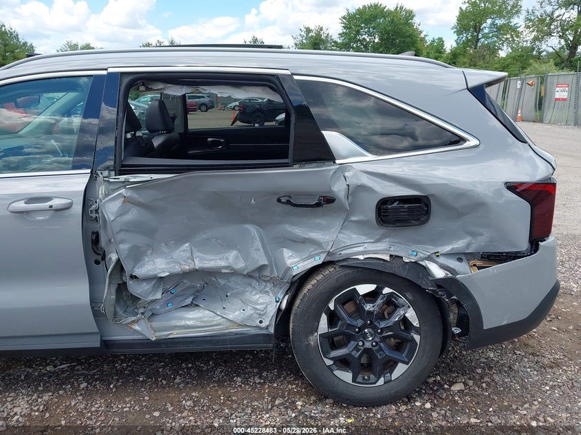 2024 Kia Sorento VIN 5XYRL4JC1RG279657 IAAI salvage auction — SIDE, Salvage Title, sold $9,200 on 2026-08-30 (photo 6)