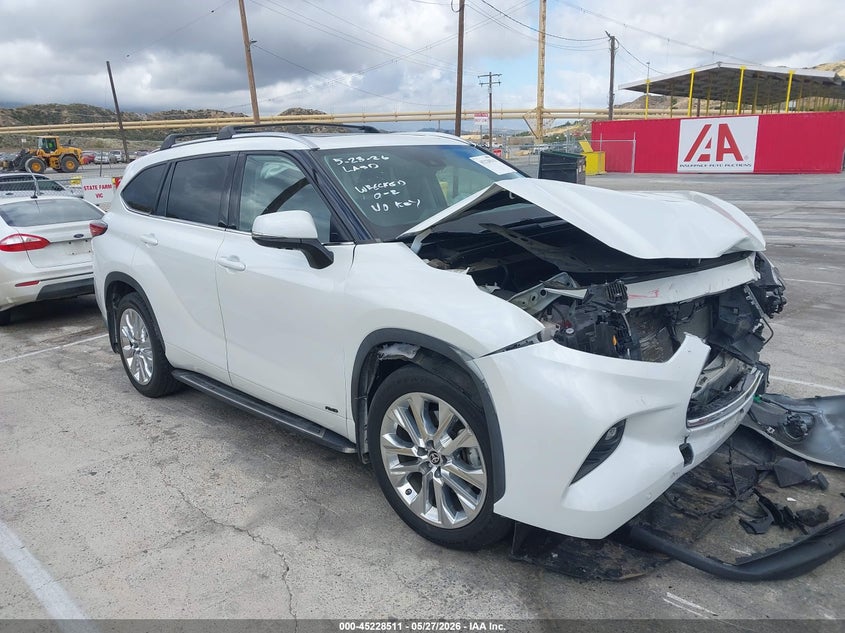 2022 Toyota Highlander VIN 5TDXBRCH5NS552080 IAAI salvage auction — FRONT END, Salvage Title, sold $16,800 on 2026-07-15 (photo 1)