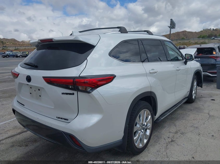 2022 Toyota Highlander VIN 5TDXBRCH5NS552080 IAAI salvage auction — FRONT END, Salvage Title, sold $16,800 on 2026-07-15 (photo 4)
