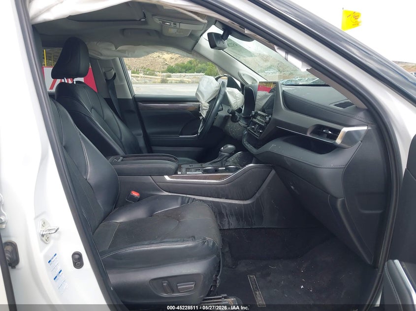 2022 Toyota Highlander VIN 5TDXBRCH5NS552080 IAAI salvage auction — FRONT END, Salvage Title, sold $16,800 on 2026-07-15 (photo 5)