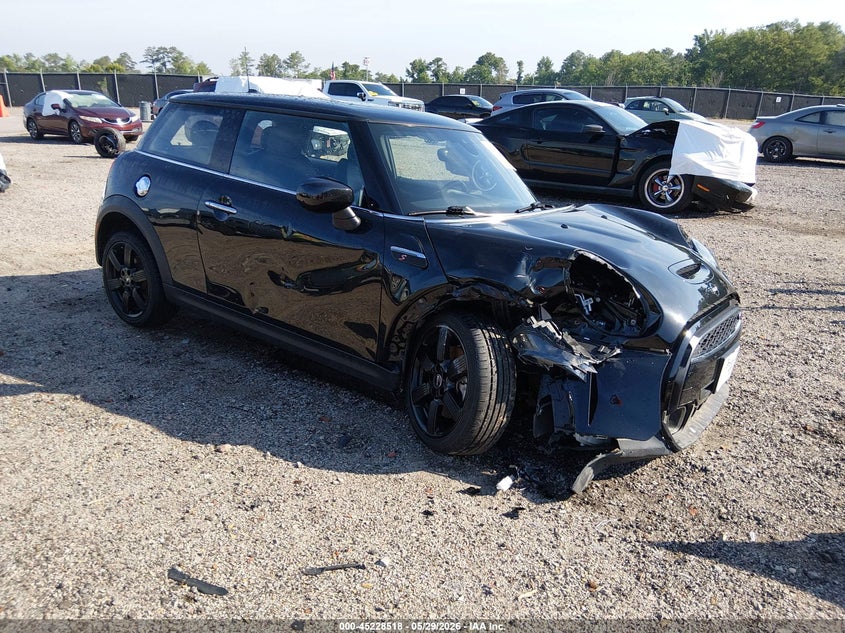 2023 Mini Hard top VIN WMW53DH09P2T56001 IAAI salvage auction — FRONT END, Salvage Title, sold $2,000 on 2026-07-29 (photo 1)