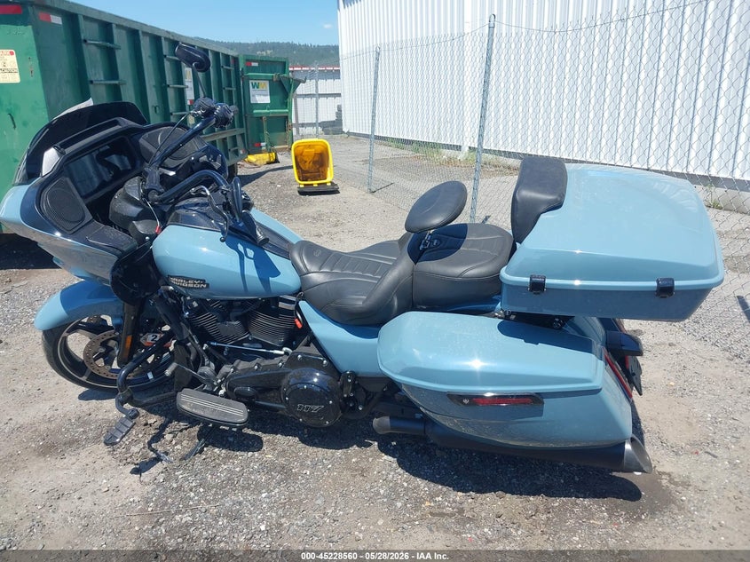 2024 Harley-davidson Road glide VIN 1HD1KH714RB601407 IAAI salvage auction — RIGHT SIDE, Salvage (Virginia), sold $7,700 on 2026-07-21 (photo 3)