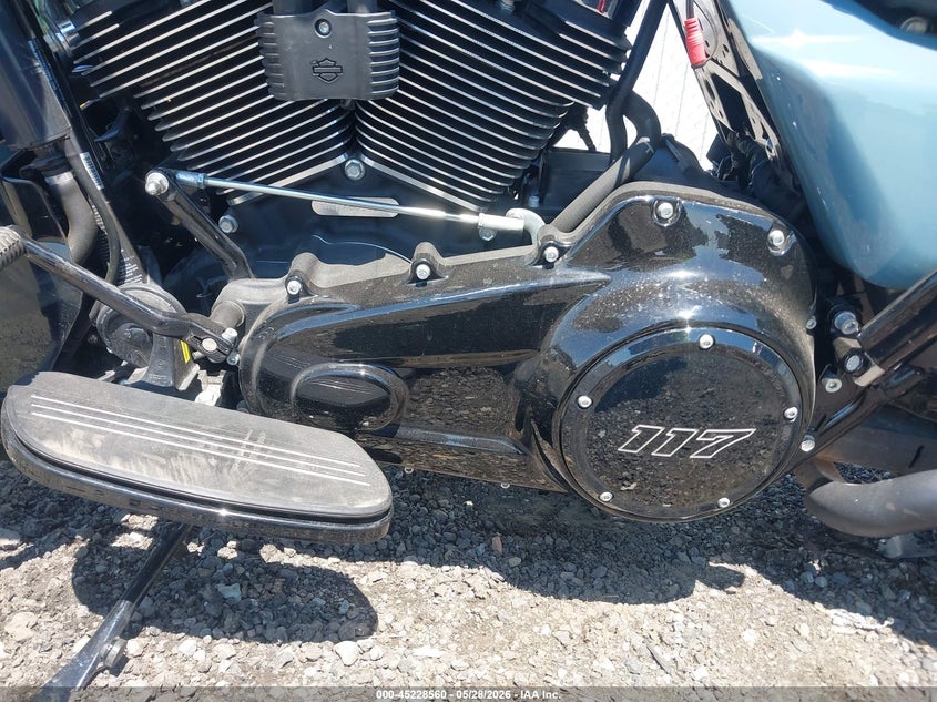 2024 Harley-davidson Road glide VIN 1HD1KH714RB601407 IAAI salvage auction — RIGHT SIDE, Salvage (Virginia), sold $7,700 on 2026-07-21 (photo 9)