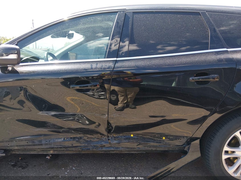 2016 Volvo Xc60 VIN YV4612RKXG2837681 IAAI salvage auction — SIDE, Salvage (Colorado), sold $2,225 on 2026-08-11 (photo 6)