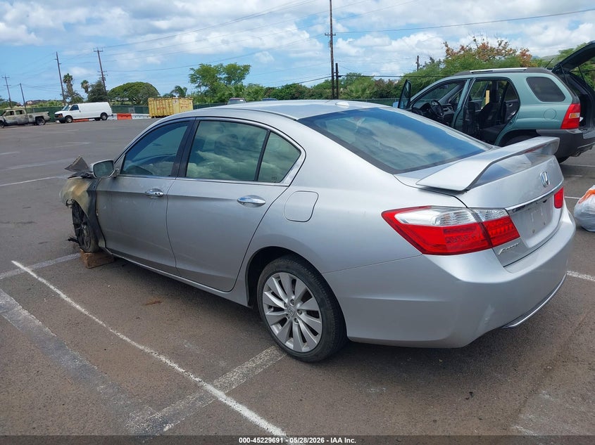 2015 Honda Accord VIN 1HGCR2F88FA102453 IAAI salvage auction — ENGINE BURN, Salvage Title, sold $25 on 2026-07-21 (photo 3)