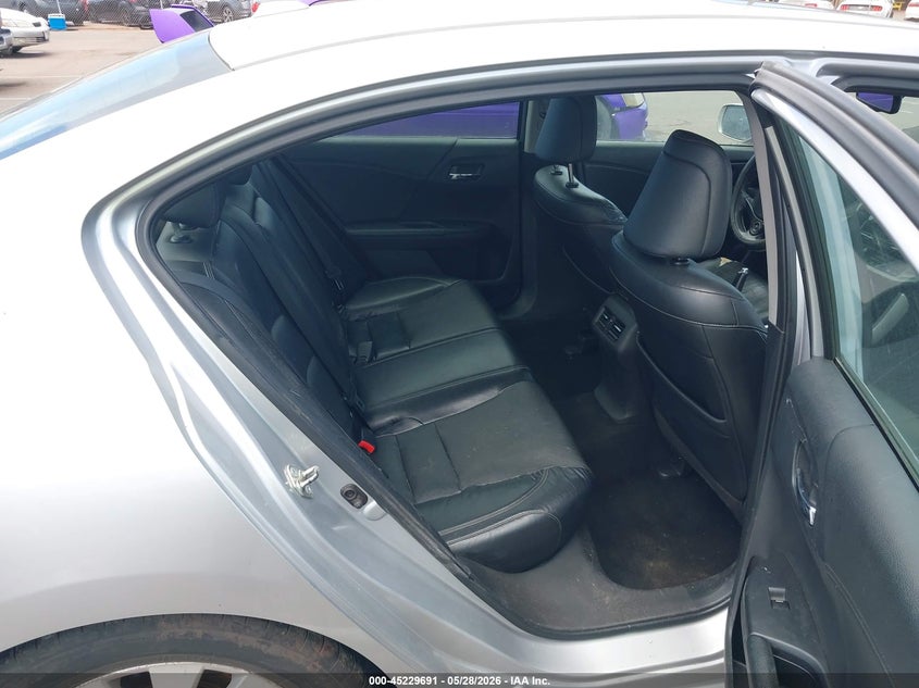 2015 Honda Accord VIN 1HGCR2F88FA102453 IAAI salvage auction — ENGINE BURN, Salvage Title, sold $25 on 2026-07-21 (photo 8)