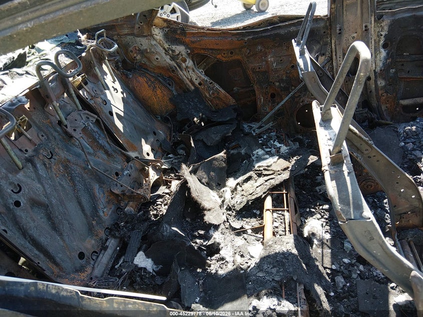 2024 Toyota Crown VIN JTDAAAAF3R3030289 IAAI salvage auction — BURN, Salvage Title, sold $25 on 2026-07-29 (photo 8)