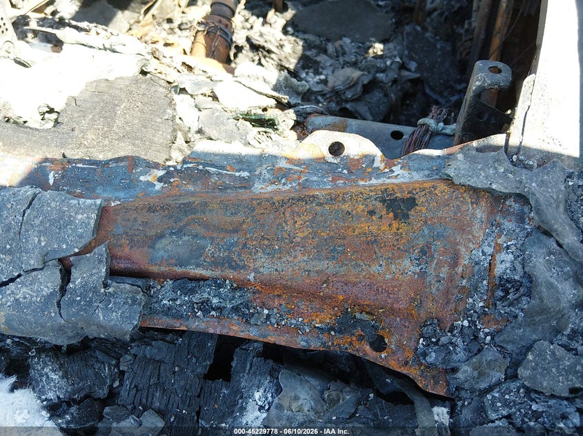 2024 Toyota Crown VIN JTDAAAAF3R3030289 IAAI salvage auction — BURN, Salvage Title, sold $25 on 2026-07-29 (photo 9)