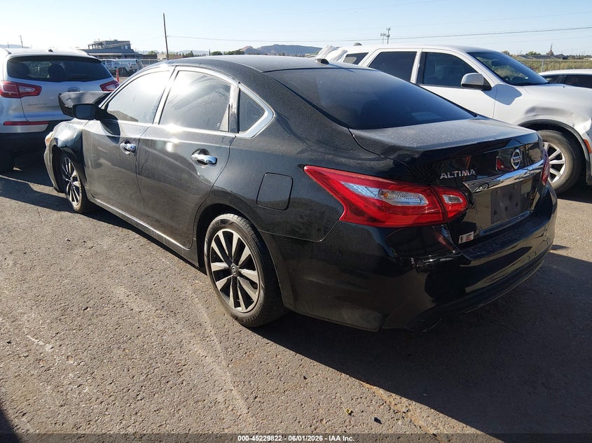 2017 Nissan Altima VIN 1N4AL3AP0HC222675 IAAI salvage auction — RIGHT FRONT, Salvage Title, sold $625 on 2026-07-22 (photo 3)