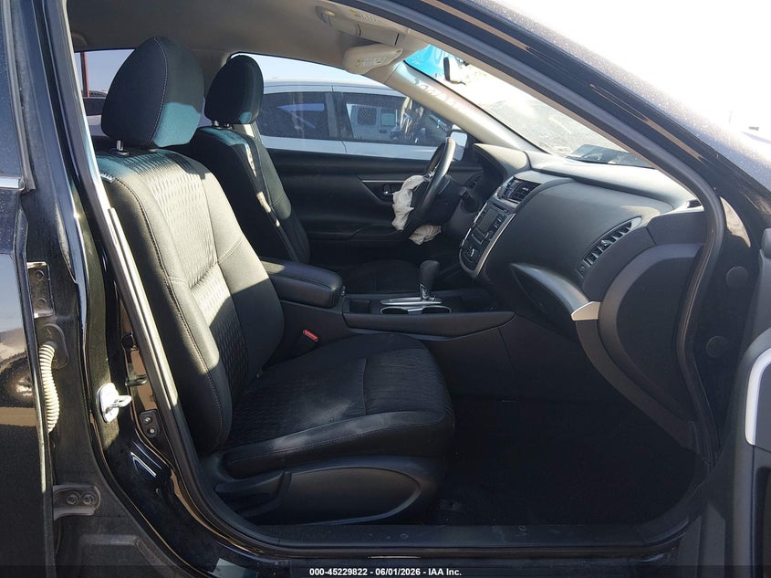 2017 Nissan Altima VIN 1N4AL3AP0HC222675 IAAI salvage auction — RIGHT FRONT, Salvage Title, sold $625 on 2026-07-22 (photo 5)