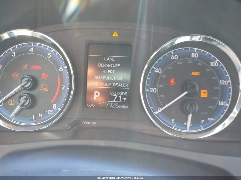 2018 Toyota Corolla VIN 5YFBURHE6JP808667 IAAI salvage auction — SIDE, Salvage Title, sold $2,700 on 2026-07-14 (photo 7)