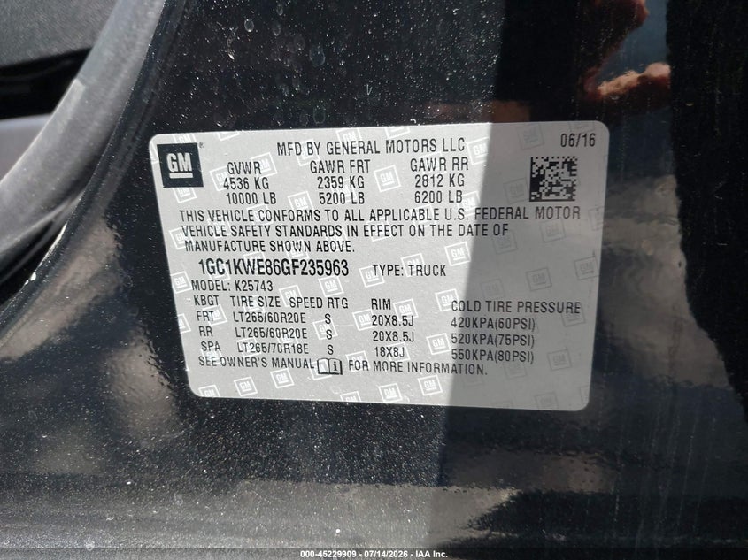 2016 Chevrolet Silverado VIN 1GC1KWE86GF235963 IAAI salvage auction — RIGHT FRONT, Wait Title, sold $8,600 on 2026-09-09 (photo 9)