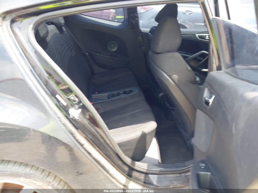 2016 Hyundai Veloster VIN KMHTC6AD3GU256821 IAAI salvage auction — FRONT END, Salvage Title, sold $425 on 2026-07-21 (photo 8)