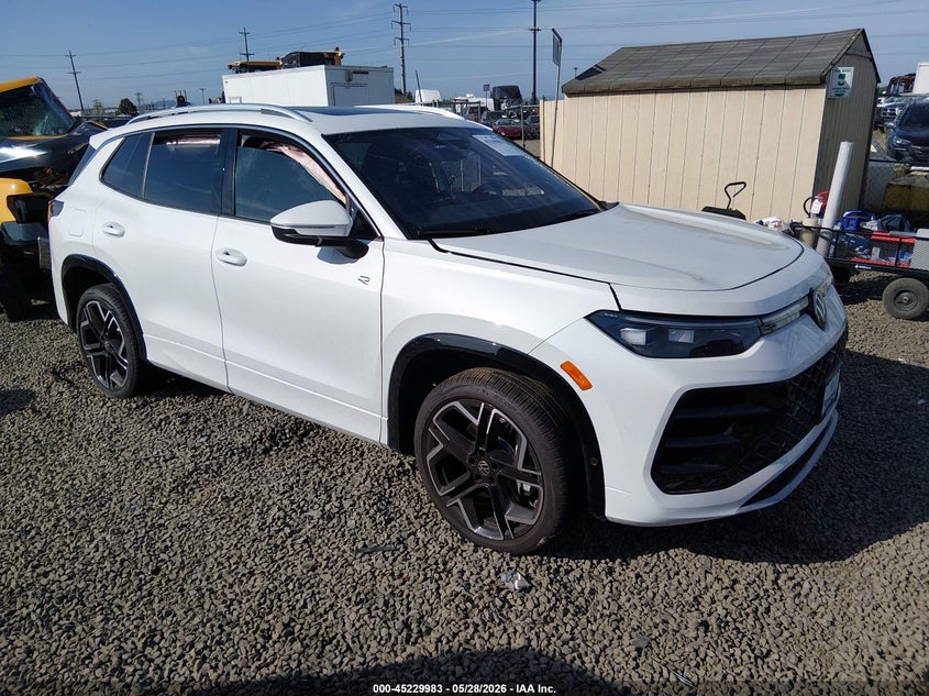 2026 Volkswagen Tiguan VIN 3VVUW7RM6TM077697 IAAI salvage auction — SIDE, Salvage Title, sold $10,700 on 2026-07-31 (photo 1)