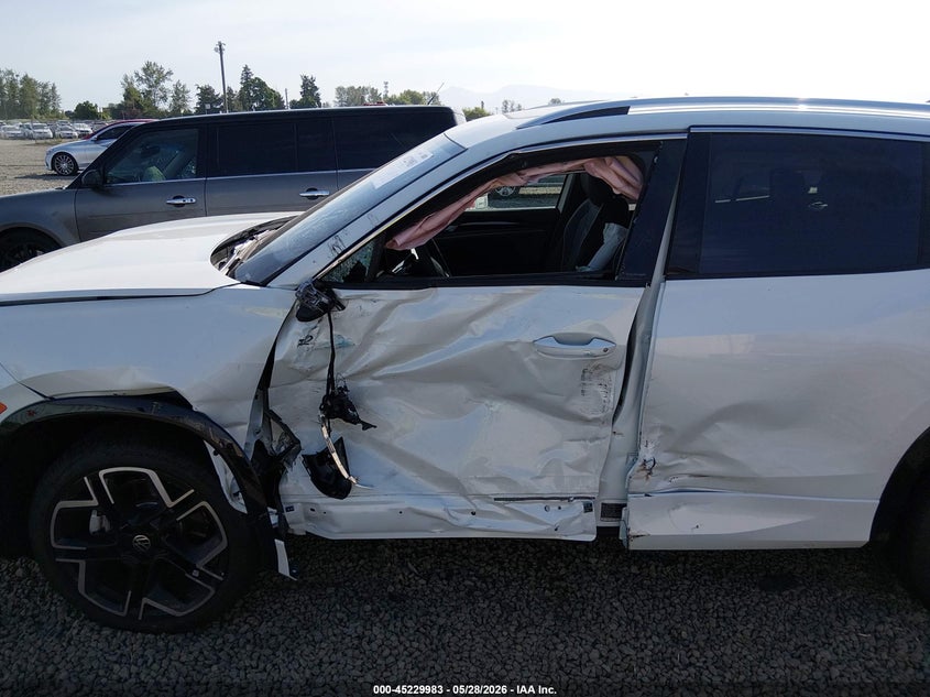 2026 Volkswagen Tiguan VIN 3VVUW7RM6TM077697 IAAI salvage auction — SIDE, Salvage Title, sold $13,100 on 2026-07-31 (photo 6)
