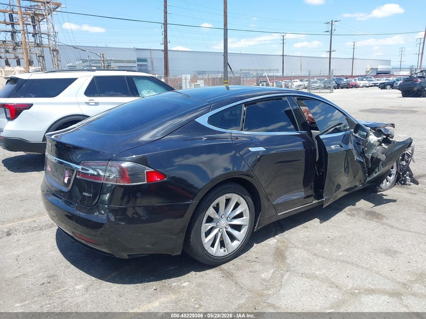 2017 Tesla Model s VIN 5YJSA1E23HF205086 IAAI salvage auction — RIGHT FRONT, Salvage Title, sold $3,750 on 2026-07-09 (photo 4)