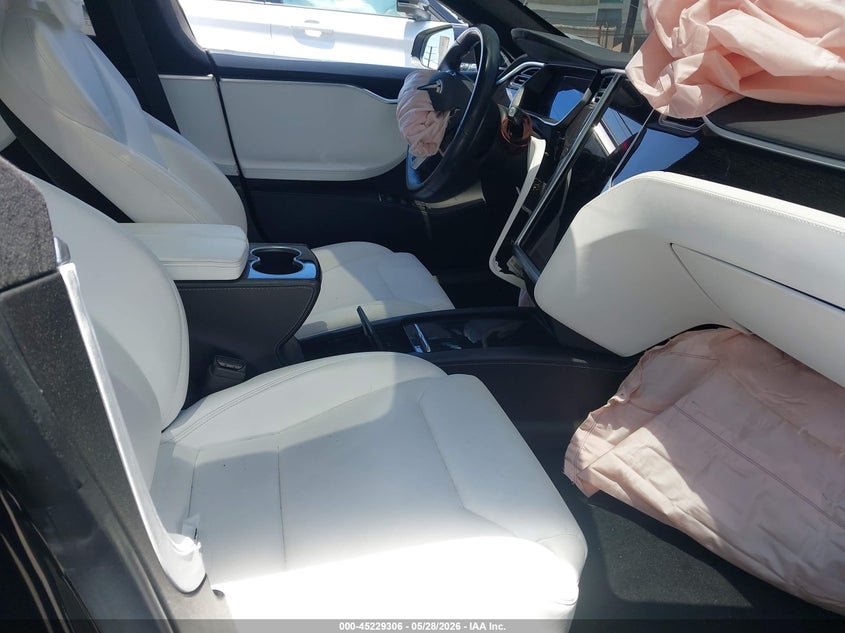 2017 Tesla Model s VIN 5YJSA1E23HF205086 IAAI salvage auction — RIGHT FRONT, Salvage Title, sold $3,750 on 2026-07-09 (photo 5)