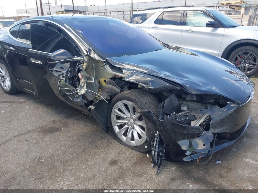 2017 Tesla Model s VIN 5YJSA1E23HF205086 IAAI salvage auction — RIGHT FRONT, Salvage Title, sold $3,750 on 2026-07-09 (photo 6)