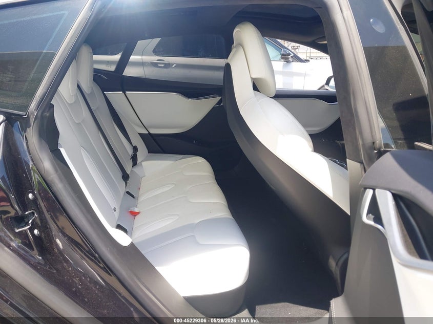 2017 Tesla Model s VIN 5YJSA1E23HF205086 IAAI salvage auction — RIGHT FRONT, Salvage Title, sold $3,750 on 2026-07-09 (photo 8)