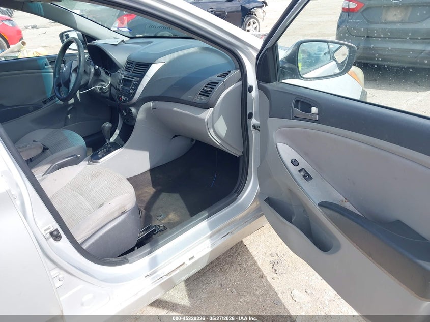 2017 Hyundai Accent VIN KMHCT4AE8HU193438 IAAI salvage auction — REAR END, Salvage (Texas), sold $600 on 2026-07-28 (photo 5)