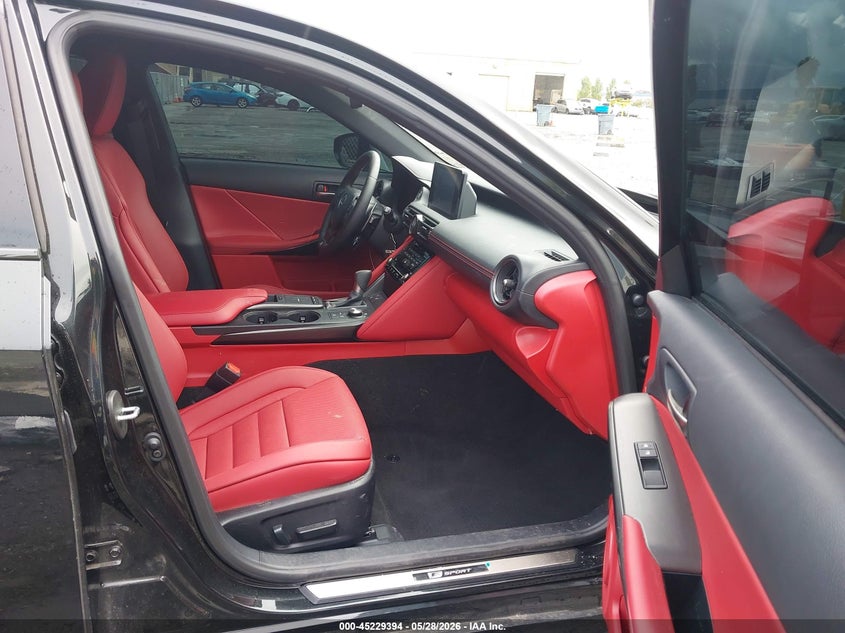 2025 Lexus Is VIN JTHGZ1B26S5092325 IAAI salvage auction — RIGHT FRONT, Salvage Title, sold $28,350 on 2026-07-20 (photo 5)