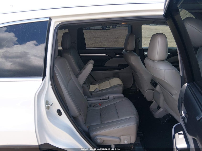 2018 Toyota Highlander VIN 5TDKZRFH2JS545079 IAAI salvage auction — LEFT SIDE, Salvage Title, sold $10,550 on 2026-07-08 (photo 8)