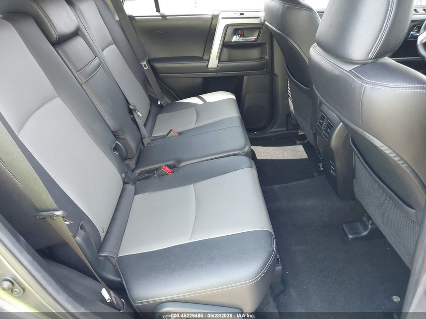 2016 Toyota 4runner VIN JTEBU5JR3G5311079 IAAI salvage auction — FRONT END, Salvage (Illinois), sold $9,950 on 2026-07-15 (photo 8)