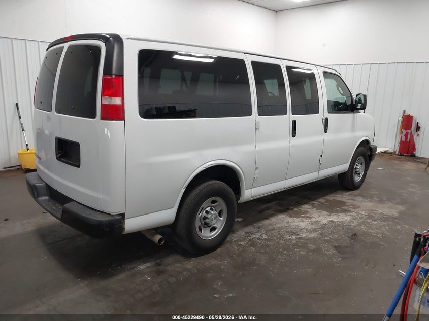 2018 Chevrolet Express 2500 VIN 1GAWGEFG6J1249169 IAAI salvage auction — NORMAL WEAR, SF97 (South Dakota), sold $19,650 on 2026-07-09 (photo 4)