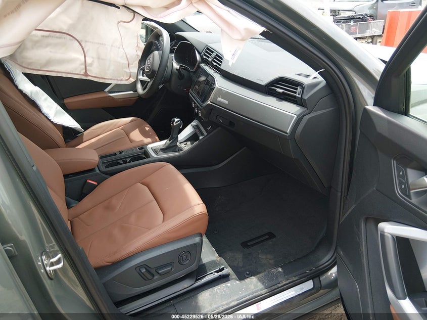 2025 Audi Q3 VIN WA1EECF34S1026022 IAAI salvage auction — LEFT SIDE, Salvage Title, sold $9,750 on 2026-07-09 (photo 5)
