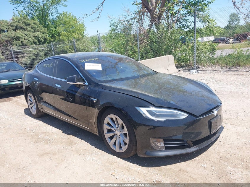 2018 Tesla Model s VIN 5YJSA1E2XJF252489 IAAI salvage auction — SUSPENSION, Clear (Wisconsin), sold $8,700 on 2026-07-30 (photo 1)