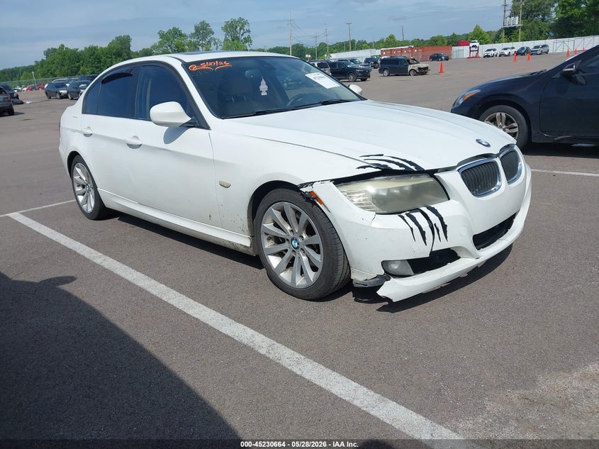 2011 BMW 3 series VIN WBAPH7C58BE682507 IAAI salvage auction — FRONT END, Clear (Tennessee), sold $225 on 2026-07-07 (photo 1)