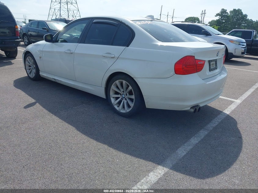 2011 BMW 3 series VIN WBAPH7C58BE682507 IAAI salvage auction — FRONT END, Clear (Tennessee), sold $225 on 2026-07-07 (photo 3)