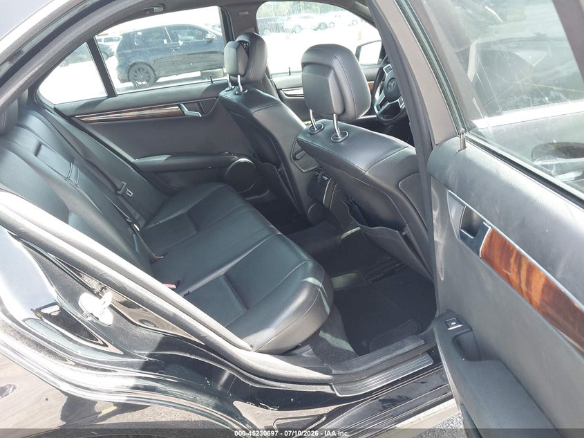 2012 Mercedes-benz C class VIN WDDGF4HB0CA604646 IAAI salvage auction — NORMAL WEAR, Clear (Florida), sold $650 on 2026-08-07 (photo 8)