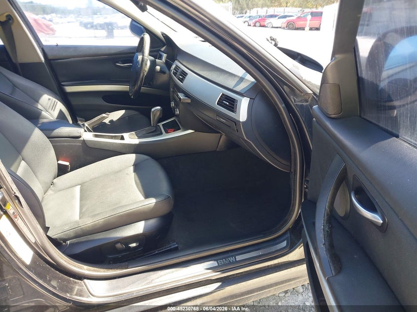 2009 BMW 3er VIN WBAPH77539NM30944 IAAI salvage auction — LEFT SIDE, Clear (Florida), sold $300 on 2026-07-09 (photo 5)