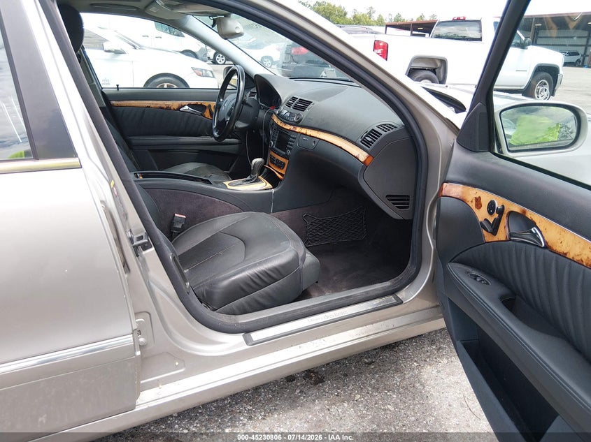 2005 Mercedes-benz E-class VIN WDBUF70J75A766423 IAAI salvage auction — NORMAL WEAR, Clear (Florida), sold $25 on 2026-07-28 (photo 5)