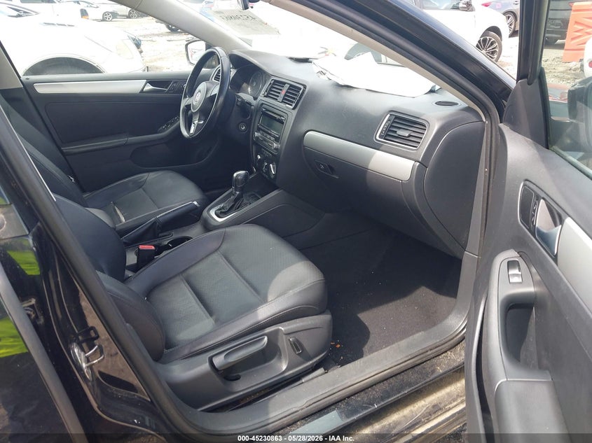 2013 Volkswagen Jetta VIN 3VWDP7AJ1DM417897 IAAI salvage auction — SIDE, Salvage Title, sold $725 on 2026-08-12 (photo 5)