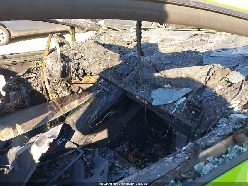 2020 Lamborghini Huracan VIN ZHWUF4ZF0LLA13648 IAAI salvage auction — INTERIOR BURN, Salvage Title, sold $35,250 on 2026-07-23 (photo 5)