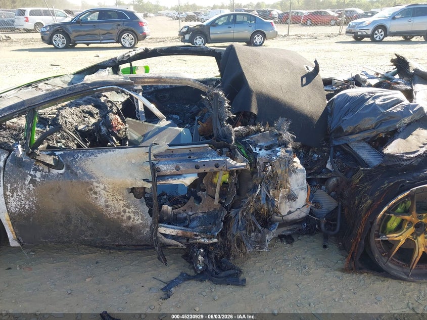 2020 Lamborghini Huracan VIN ZHWUF4ZF0LLA13648 IAAI salvage auction — INTERIOR BURN, Salvage Title, sold $35,250 on 2026-07-23 (photo 6)