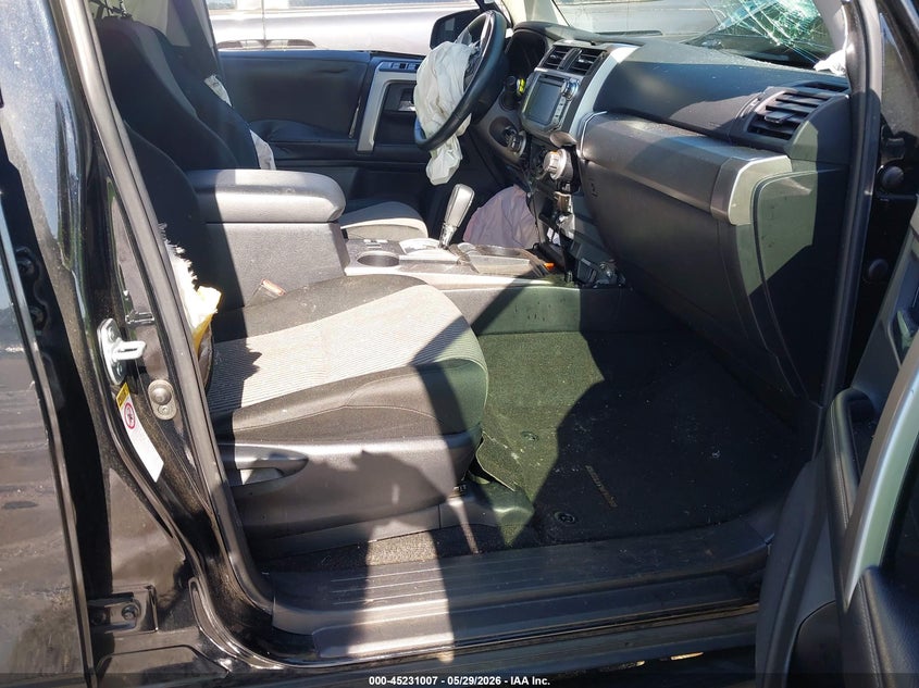 2019 Toyota 4runner VIN JTEZU5JR5K5199747 IAAI salvage auction — ROLLOVER, Salvage Title, sold $3,950 on 2026-07-30 (photo 5)