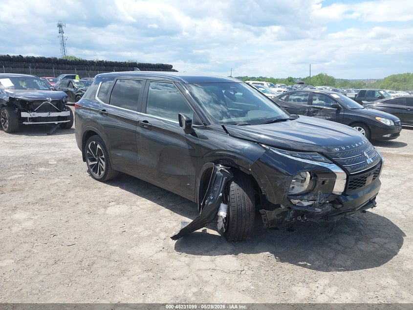 2023 Mitsubishi Outlander VIN JA4J4UA84PZ046600 IAAI salvage auction — RIGHT FRONT, Salvage (Pennsylvania), sold $5,300 on 2026-07-31 (photo 1)