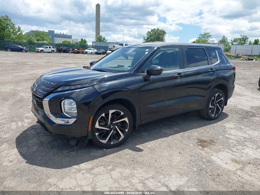2023 Mitsubishi Outlander VIN JA4J4UA84PZ046600 IAAI salvage auction — RIGHT FRONT, Salvage (Pennsylvania), sold $5,300 on 2026-07-31 (photo 2)