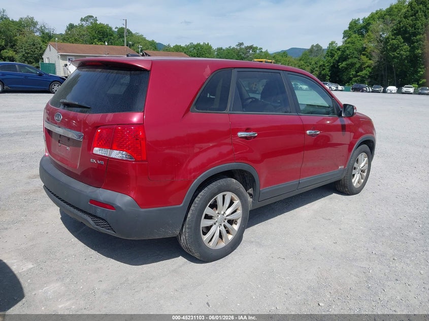 2011 Kia Sorento VIN 5XYKUDA27BG013166 IAAI salvage auction — NORMAL WEAR, Clear (Virginia), sold $450 on 2026-07-07 (photo 4)