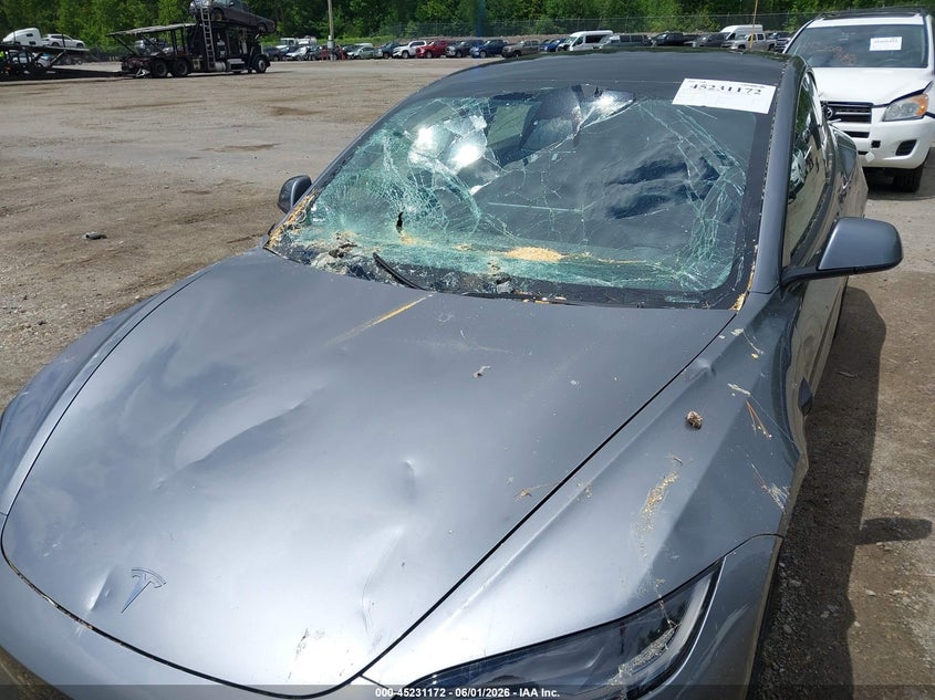 2025 Tesla Model 3 VIN 5YJ3E1EB5SF910584 IAAI salvage auction — FRONT END, Salvage (Massachusetts), sold $14,300 on 2026-07-31 (photo 6)