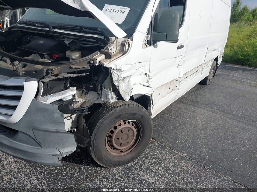 2019 Frei 2500 VIN W2Y4ECHY1KT018733 IAAI salvage auction — Unknown, Wait Title, sold $2,400 on 2026-08-01 (photo 6)