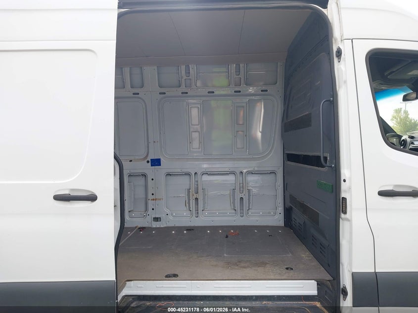 2019 Frei 2500 VIN W2Y4ECHY1KT018733 IAAI salvage auction — Unknown, Wait Title, sold $2,400 on 2026-08-01 (photo 8)