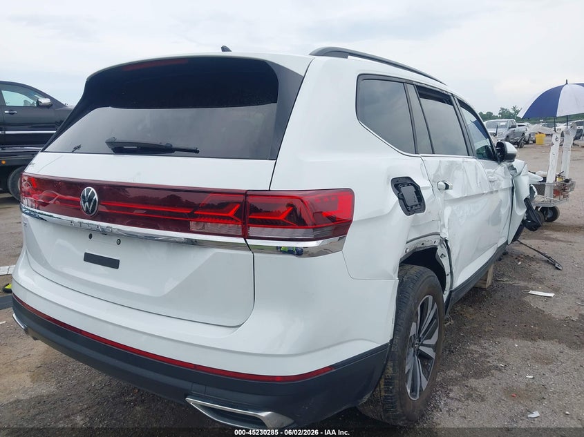 2024 Volkswagen Atlas VIN 1V2DR2CA6RC581781 IAAI salvage auction — RIGHT SIDE, Salvage Title, sold $4,900 on 2026-07-12 (photo 4)