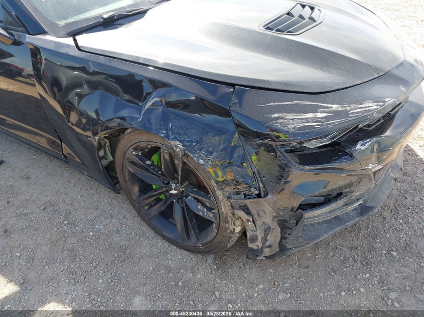 2019 Chevrolet Camaro VIN 1G1FH1R70K0138917 IAAI salvage auction — RIGHT SIDE, Salvage Title, sold $7,500 on 2026-07-29 (photo 6)