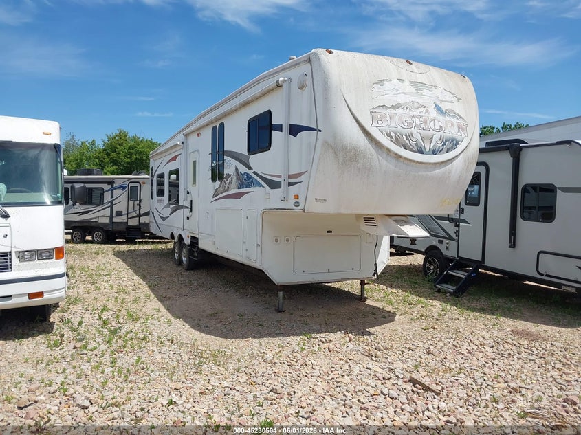 2009 Heartland Bighorn VIN 5SFGF362X9E013424 IAAI salvage auction — NORMAL WEAR, Clear-Endorsement (Wisconsin), sold $175 on 2026-07-30 (photo 1)