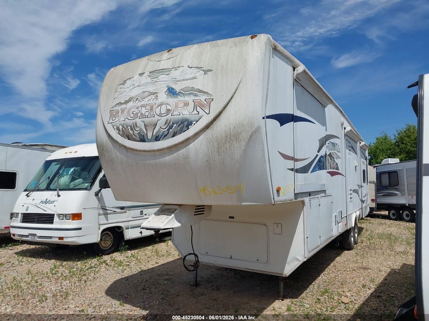 2009 Heartland Bighorn VIN 5SFGF362X9E013424 IAAI salvage auction — NORMAL WEAR, Clear-Endorsement (Wisconsin), sold $175 on 2026-07-30 (photo 2)